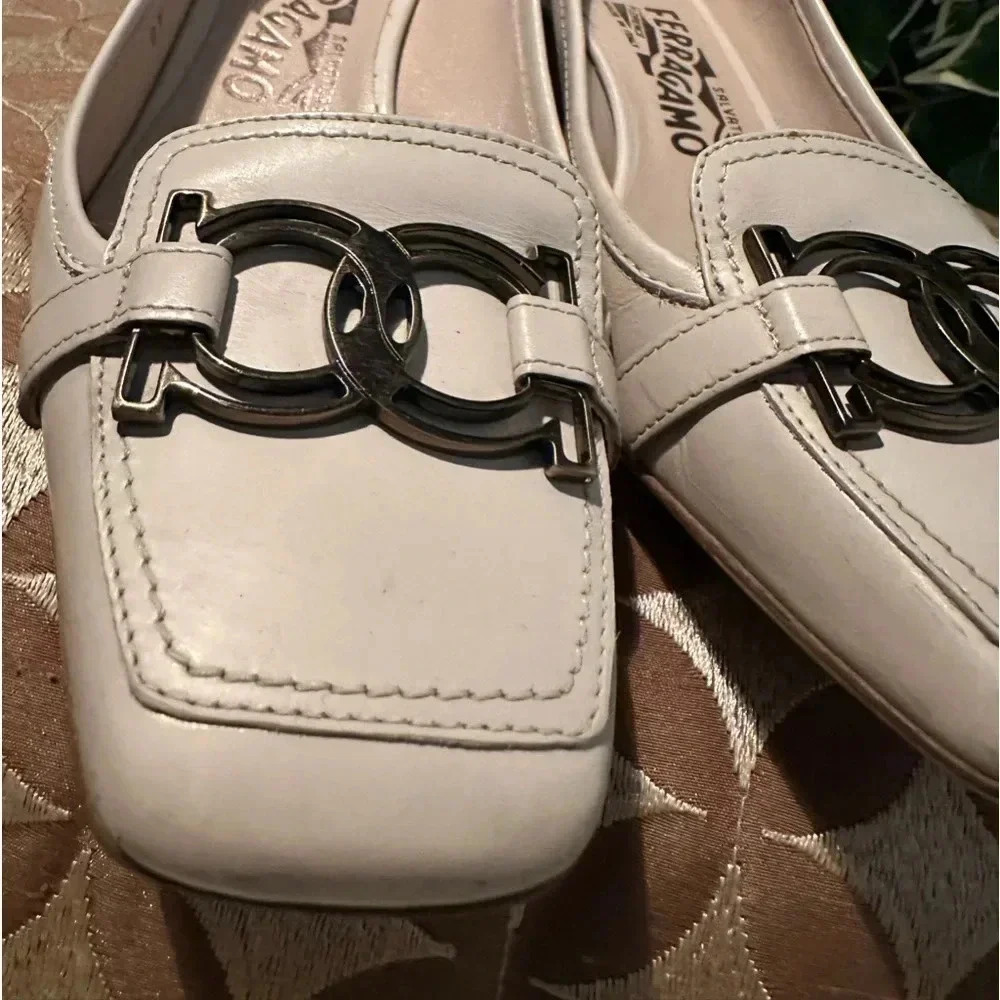 Salvatore Ferragamo cream pumps size 8 2A - Picture 7 of 10